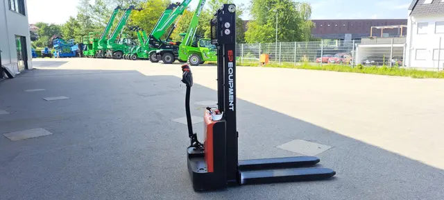 Bild 2 einer Mietmaschine vom Typ 1,2 Tonnen HH | EP ESL 122 2700 mm