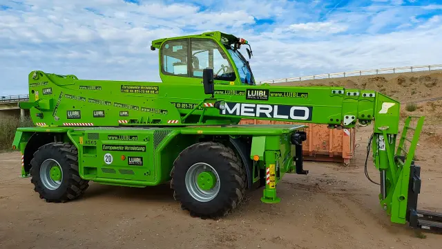 Bild 1 einer Mietmaschine vom Typ TSR-7024 | Merlo Roto 70.24S
