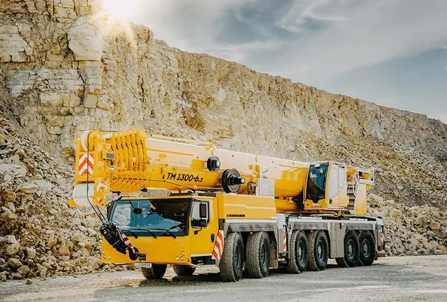 Bild 3 einer Mietmaschine vom Typ Mobile crane 300 tons | Liebherr LTM 1300 6.3
