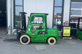 Image of a rental machine of type 3,5 Tons Electric | EP EFL352 4800 mm