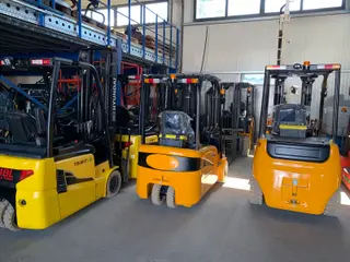 Vorschaubild 4 einer Mietmaschine vom Typ 2 tonne electric three-wheeler | Maximal Forklift FB20S-MJZ 4500 mm