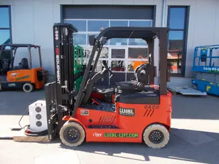 Vorschaubild 1 einer Mietmaschine vom Typ 2 tonne electric four-wheeler | EP CPD20L1-Li 4700 mm