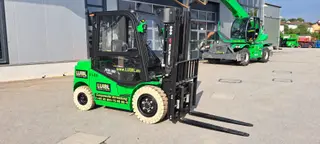 Vorschaubild 4 einer Mietmaschine vom Typ 3.8-tonne Electric Forklift | EP EFL382X5 4500 mm