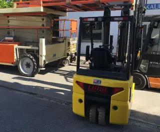 Vorschaubild 2 einer Mietmaschine vom Typ 1.5 tonne electric tricycle | Hyundai 15BT-9 5500 mm