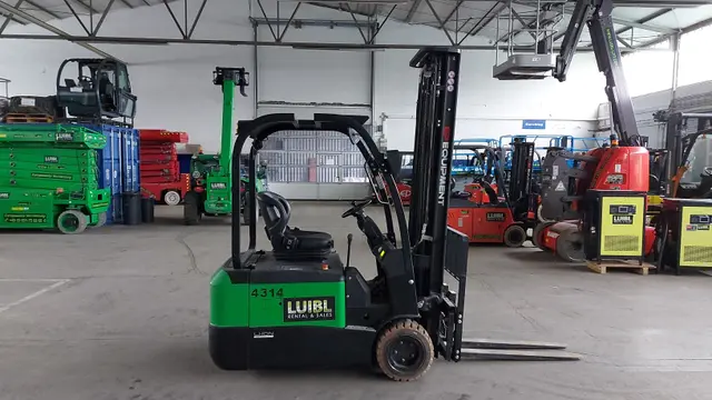 Bild 0 einer Mietmaschine vom Typ 1.8 tons electric three-wheeler | EP CPD18TV8 6000 mm