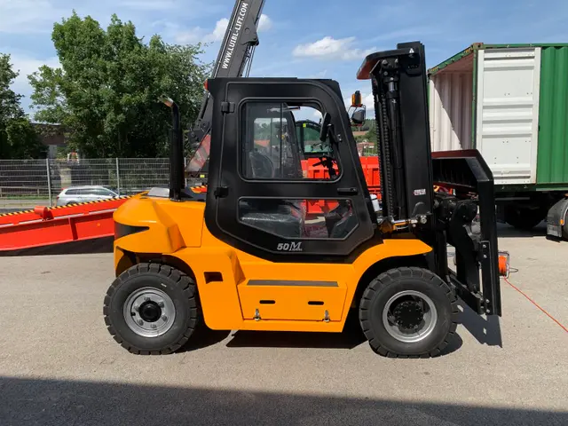 Bild 1 einer Mietmaschine vom Typ 5-tonne Diesel Forklift | Maximal FD50T 4800 mm