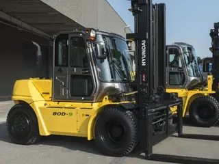 Image of a rental machine of type 8 tonnes diesel | Hyundai 80D-9 6000 mm