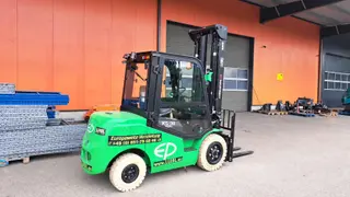 Vorschaubild 2 einer Mietmaschine vom Typ 3.8-tonne Electric Forklift | EP EFL382X5 6000 mm