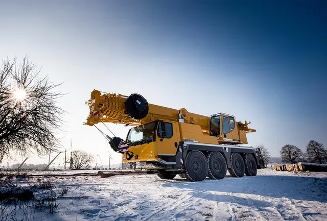 Bild 0 einer Mietmaschine vom Typ Mobile crane 70 tons | Liebherr LTM 1070 4.2