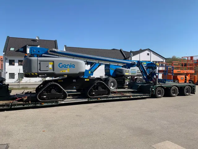 Bild 3 einer Mietmaschine vom Typ TB-218XC | Genie S-65XC Trax