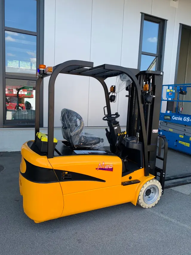 Bild 0 einer Mietmaschine vom Typ 2 tonne electric three-wheeler | Maximal Forklift FB20S-MJZ 4500 mm
