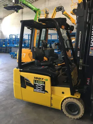 Vorschaubild 4 einer Mietmaschine vom Typ 1.8 tonne electric tricycle | Hyundai 18BT-9 5500 mm