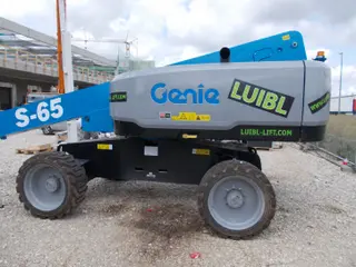 Afbeelding van een huurmachine van het type TB-218 | Genie S-65