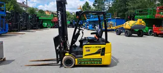 Image of a rental machine of type 1.8 tonne electric tricycle | Hyundai 18BT-9 5500 mm