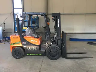 Image of a rental machine of type 3 tonnes diesel | Doosan D30G-Plus 5000 mm